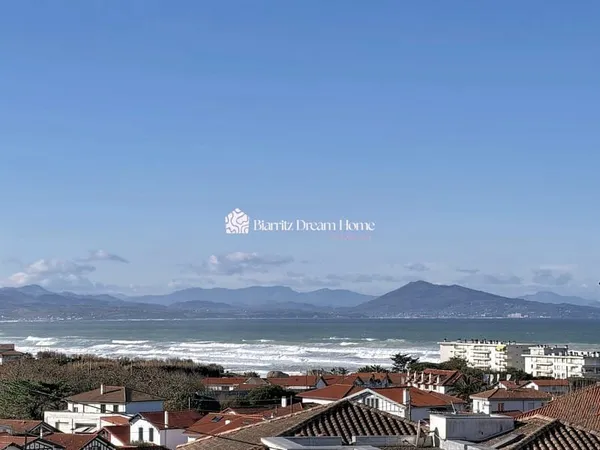 Biarritz Milady T2 vue ocean avec terrasse, parking, cave