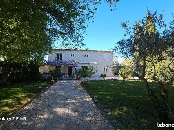 Maison-230 m2- 8 pièces