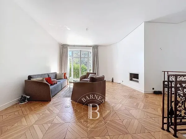 Le service location de la Maison BARNES vous présente ce bien :