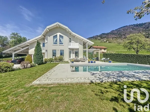 Maison 6 pièces 195 m²