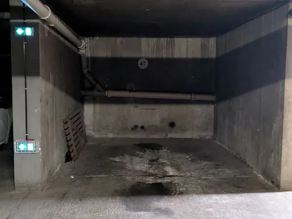 A louer PARKING à Paris, rue Cavendish Métro Laumière