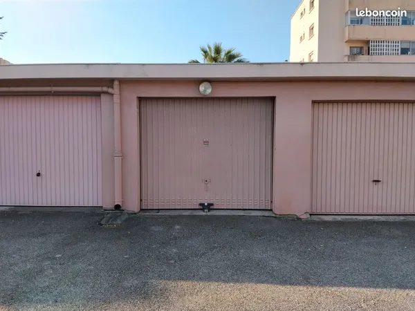 Garage 15 M2 plein pied