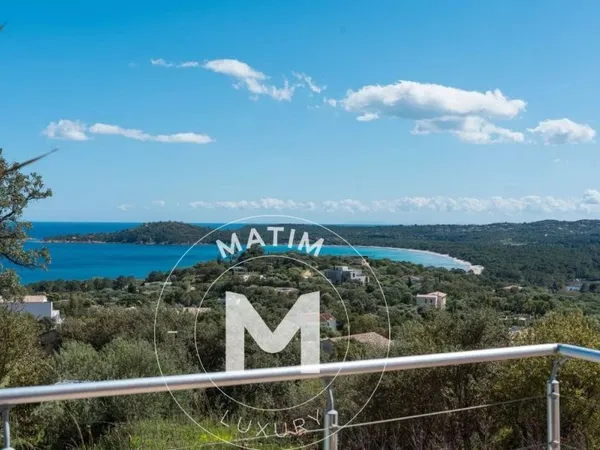 Villa 8 pièces 230 m²