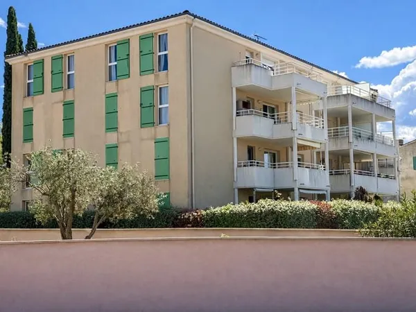 Appartement t3 avec deux places de parking.