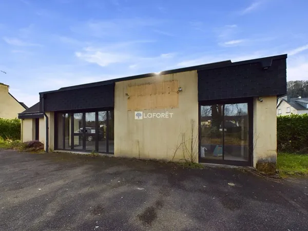 Local commercial 5 pièces 155 m²
