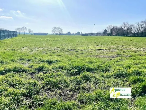 Terrain 2233 m²