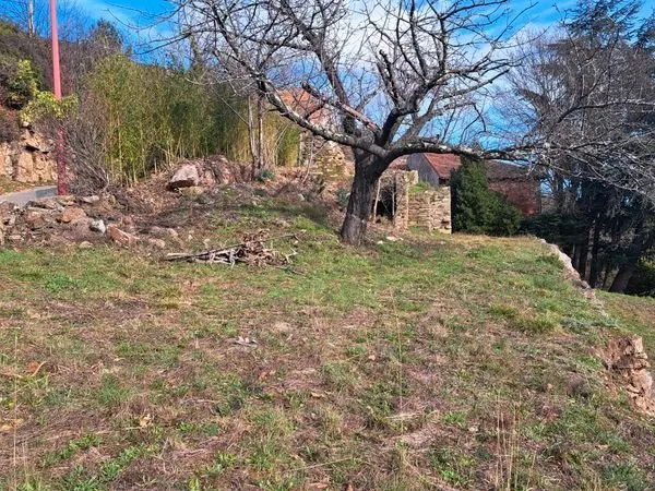Terrain constructible.Vue dominante