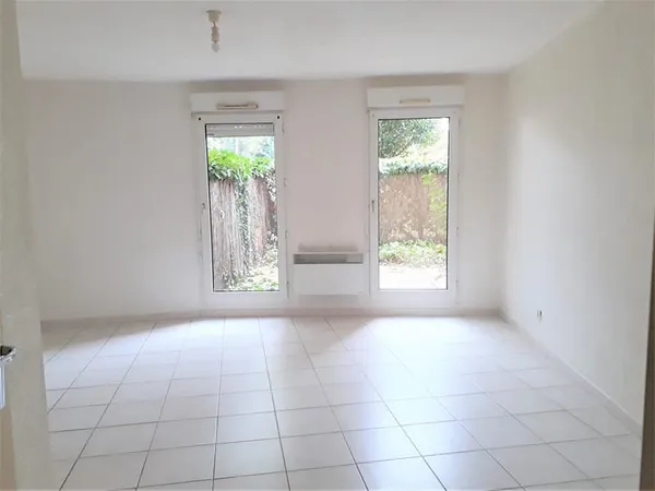APPARTEMENT TYPE 1 REZ DE JARDIN PARKING TOULOUSE SAINT CYPRIEN METRO PATTE D'OIE