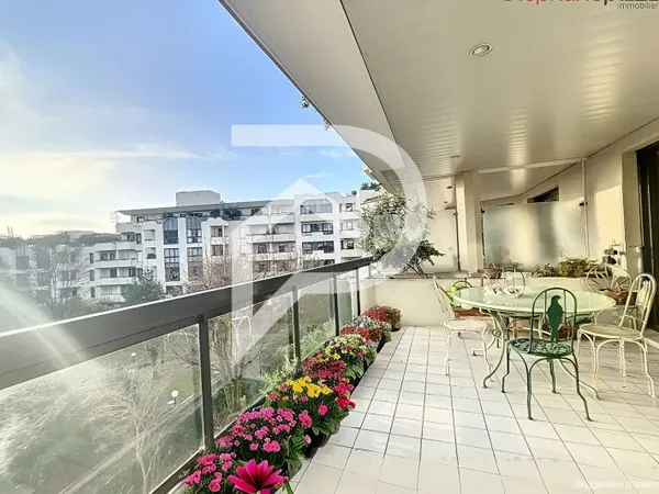 Hypercentre Suresnes - Appartement familial 4 pièces 106m² av...