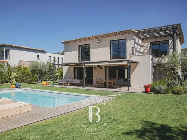 SAINT-TROPEZ - 5 CHAMBRES - PROCHE CENTRE-VILLE - PISCINE