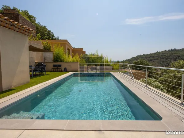 Villa 6 pièces 220 m²