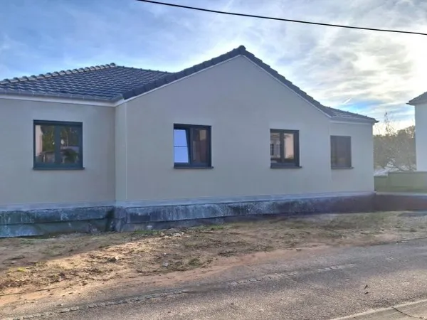 Maison 106 m2, avec terrasse et parking