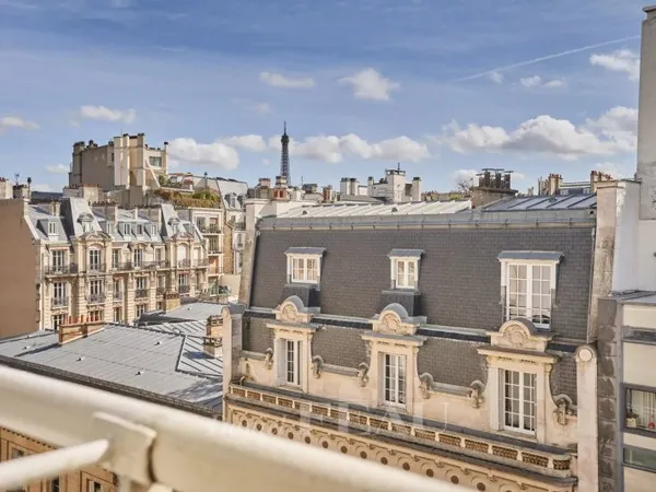 Paris 16eme - OCDE, Muette, étage élevé avec terrasse.