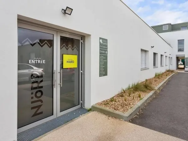 Local commercial 81 m²
