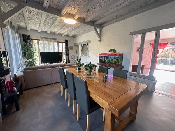 Maison de 220 m²
