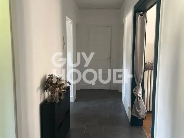 A louer, appartement de 77 m2, 3 pièces à VESOUL (70000).