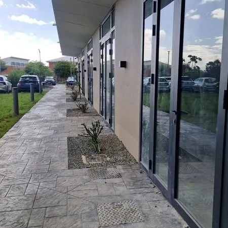 Local commercial 80 m² Les Abymes