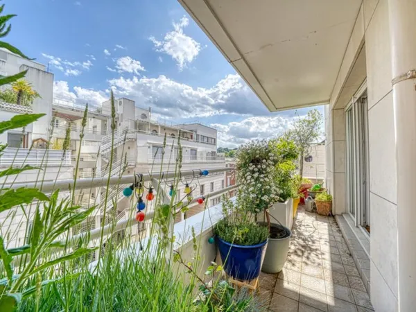 Bel Appartement 5 pièces + balcons