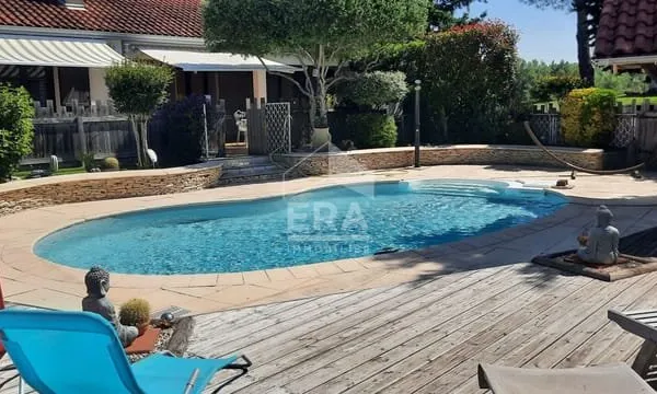 Maison CUNAC avec jardin de 2160m2 et piscine