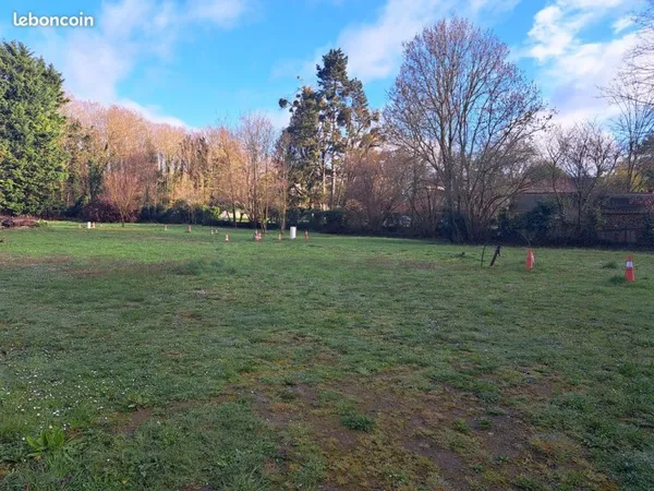 A VENDRE : TERRAIN A BATIR DE 620 m2 A MERY-SUR-OISE