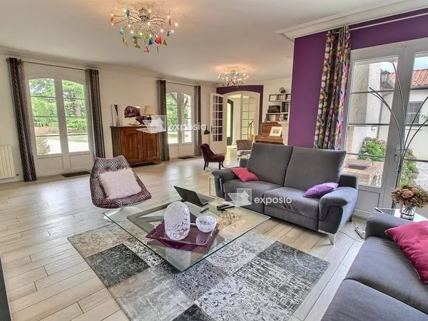 Maison 5 pièces 210 m²