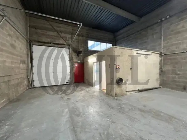 Local d'activité 115 m²