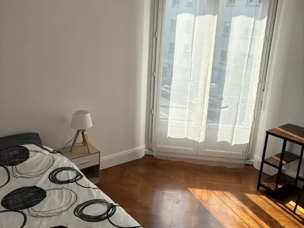 Chambre 15 m2 à louer - Proche Tram