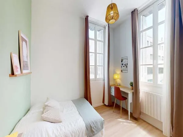 Confortable chambre individuelle avec salle de bain privée