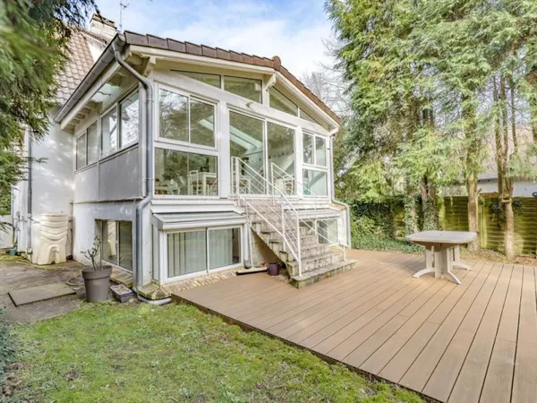 Maison de luxe 8 pièces 143 m²