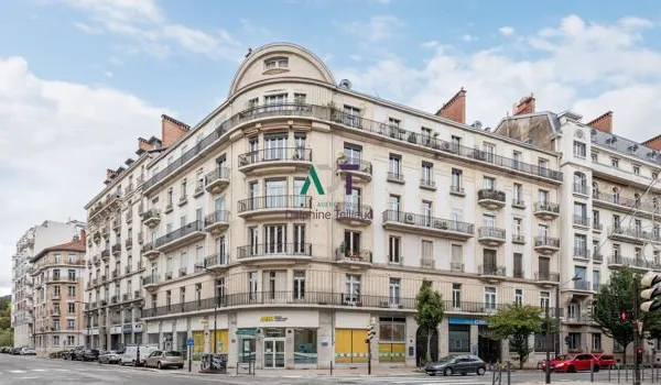 Appartement 7 pièces 162 m²