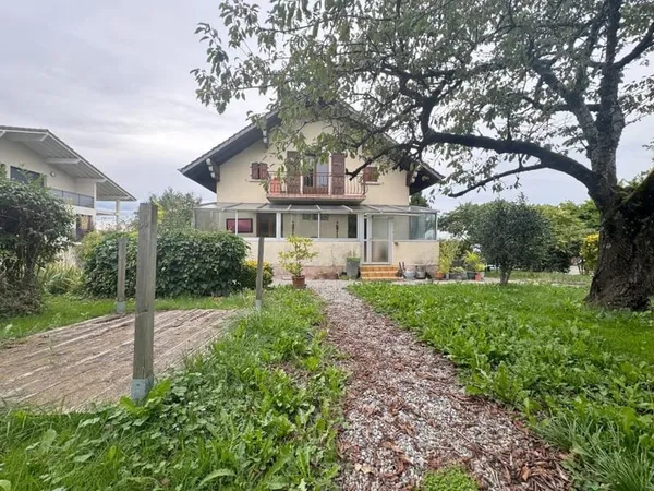 Villa À Rénover