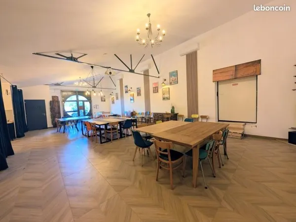 Gîte 23 pièces 647 m²