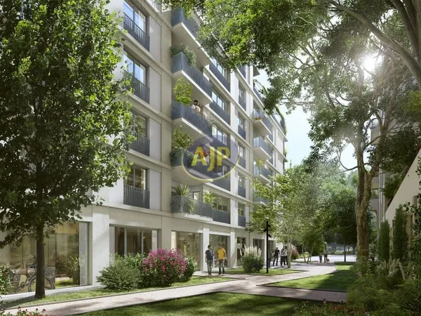 BORDEAUX - Apt T5 avec loggia