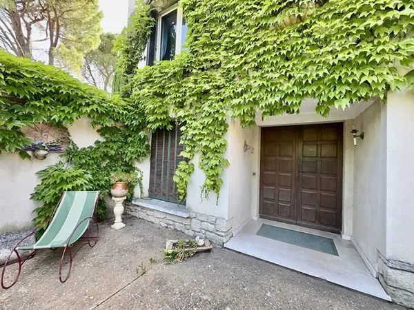 Maison Villeneuve Les Avignon 6 pièce(s) 219.50 m2
