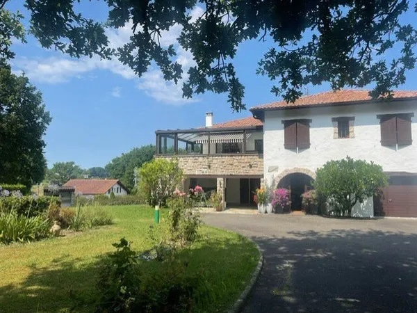 Belle maison familiale de 185 m2 sur 6000m2 avec T2 indépend