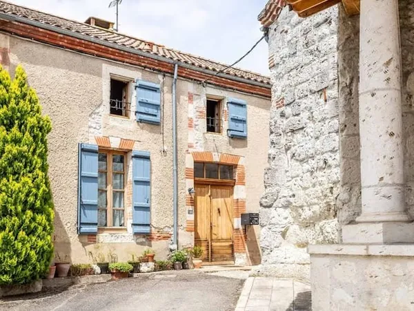 Studio 6 pièces 210 m²