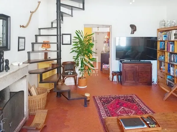 TOURRETTES COEUR DE VILLAGE APPARTEMENT 3/4 pièces