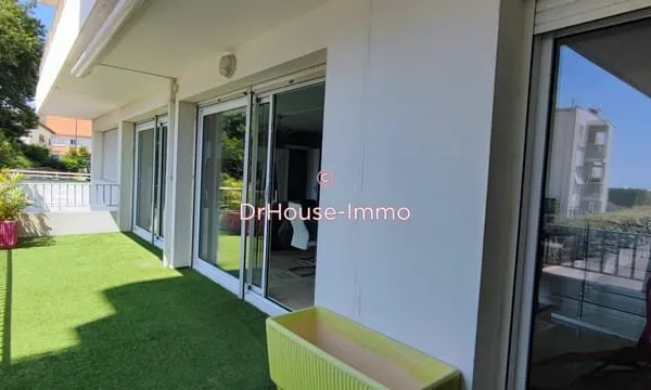 Magnifique appartement en rez-de-chaussée surélevé avec vue sur mer 5 Pièces de 114 m² avec Balcon à