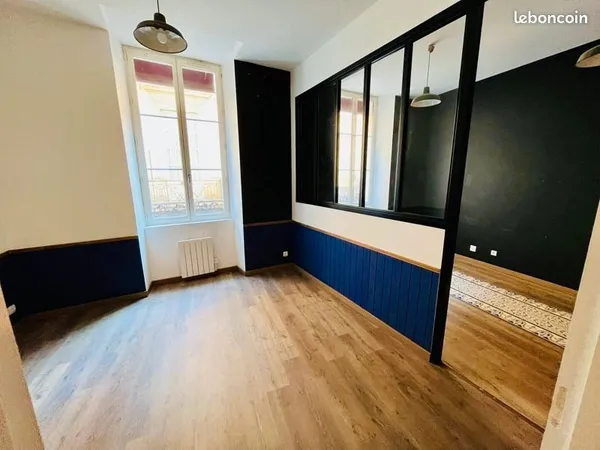 Local bureaux 50 m²