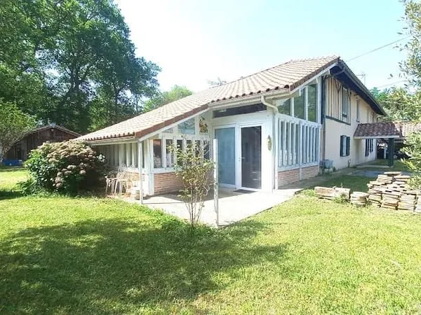 Propriété 6 pièces 184 m²
