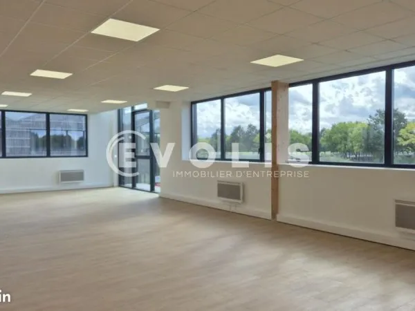 Bureaux 76 m²