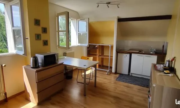 T1 meublé dans maison particulière refait à neuf