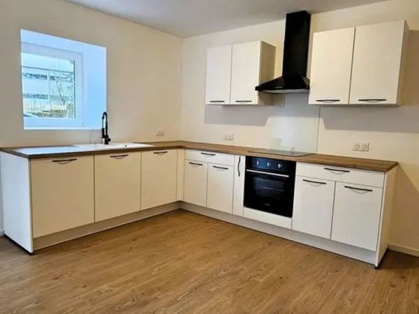 ? APPARTEMENT RDC NEUF - entrée privative + 2 stationnements