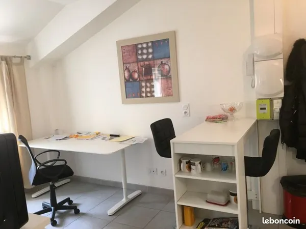 Location au mois studio Saxe Gambetta