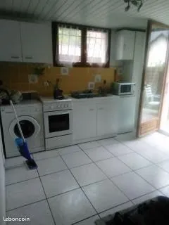 Loue joli T1 meublé