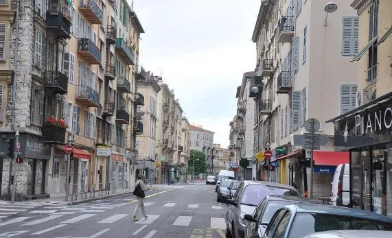 FOND DE COMMERCE LOCAL COMMERCIAL NICE CENTRE / PROCHE A
