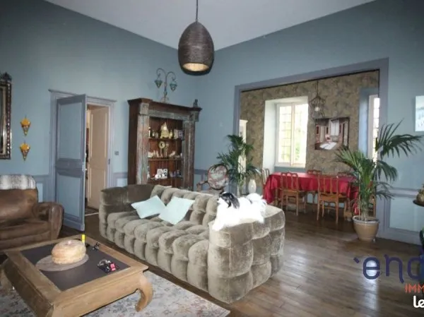 Maison 12 pièces 390 m²