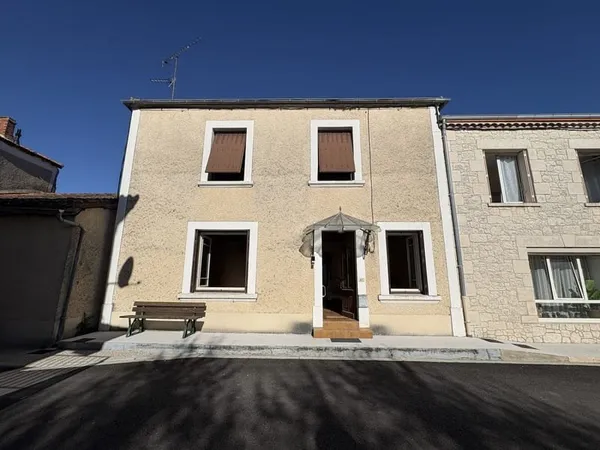 Maison de village avec jardin, dépendances et grand garage