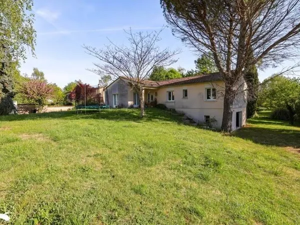Maison de plain-pied 5 pièces 143 m²