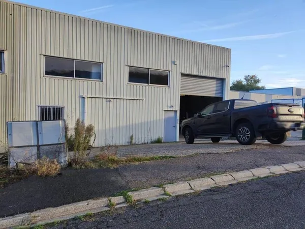 Local d'activité 350 m²